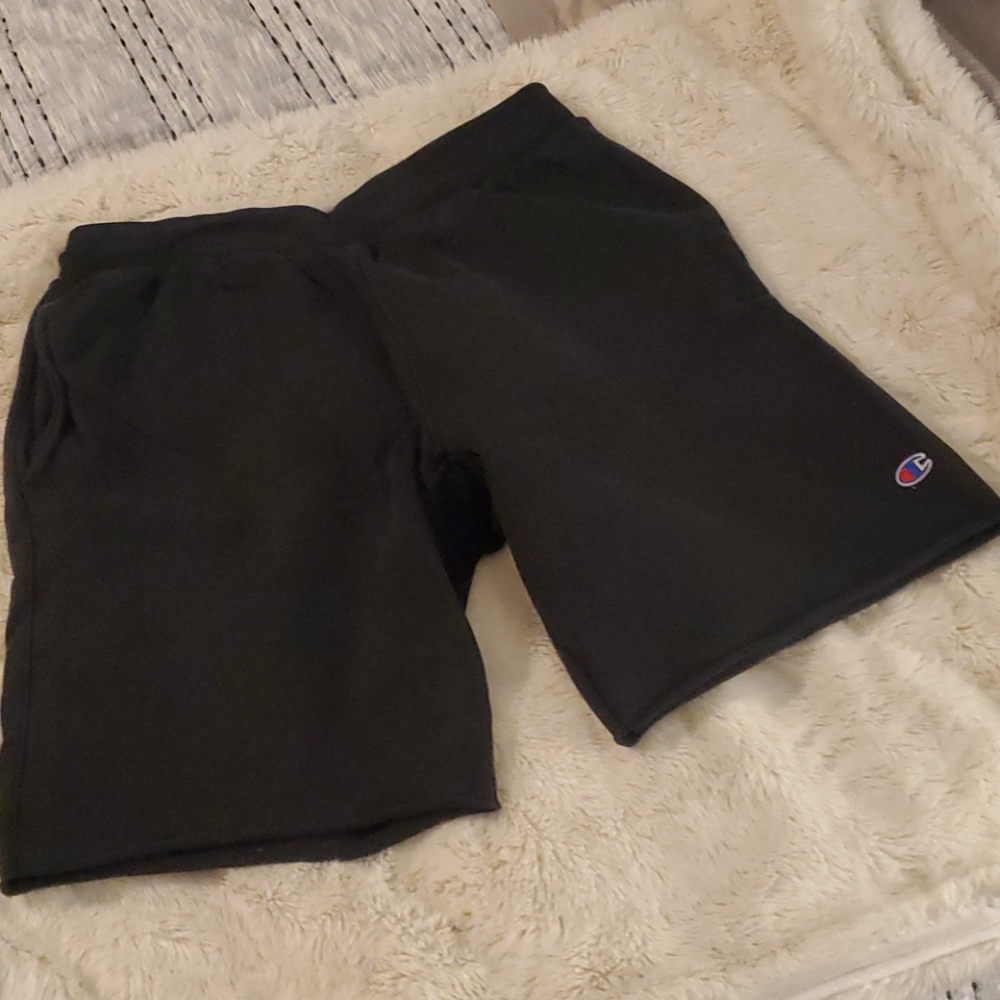 CHAMPION Black Reverse Weave Shorts - Large
